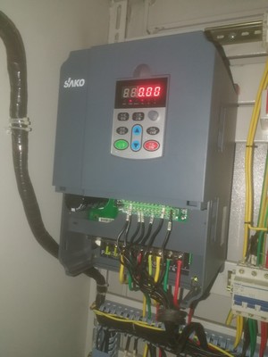 “三科變頻器”