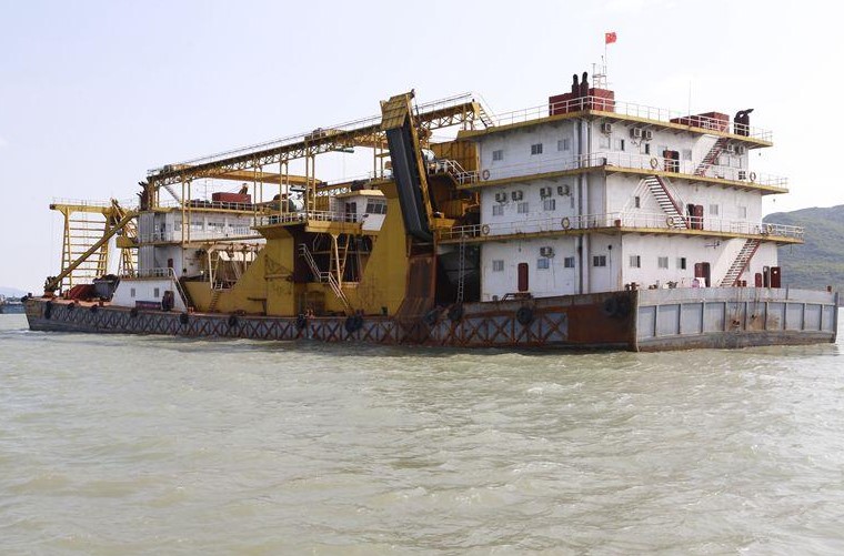 “變頻器助力采砂船完成電氣控制自動化”